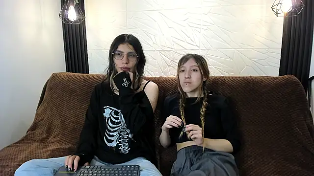 BRIAR AND BLAIR online show from 11/11/25, 01:44