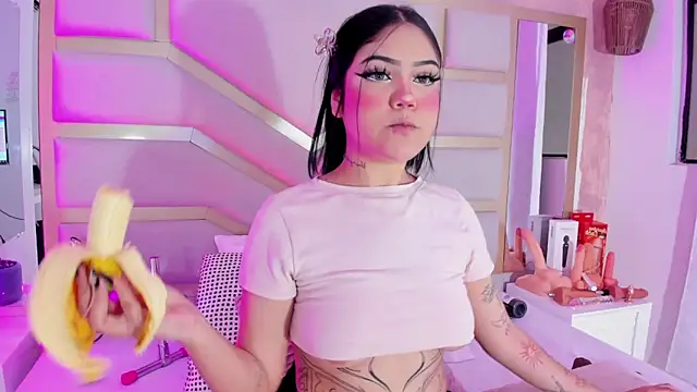 Snapshot of dollsweety chatting on 10/09/25, 09:35 dollsweety online show from 10/09/25, 09:35