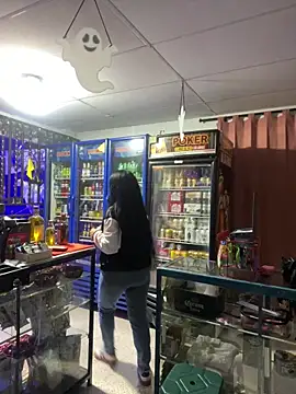 Hot beauty   online show from 10/23/25, 04:12