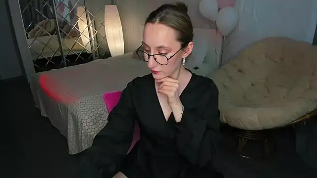 Snapshot of MelodyOfLovee chatting on 02/15/25, 08:11 MelodyOfLovee online show from 02/15/25, 08:11