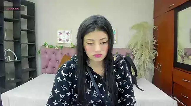 Lia Keen online show from 12/28/24, 08:04