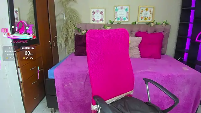 Lia Keen online show from 11/05/25, 08:09