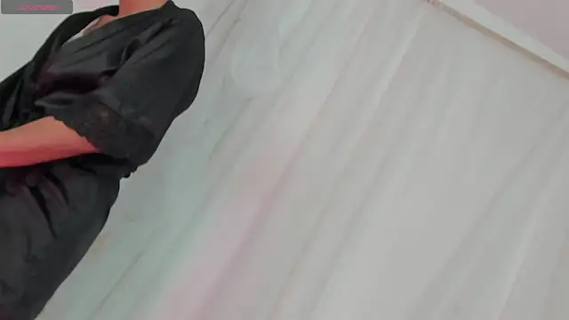 Itsme Daniela online show from 11/17/25, 01:39