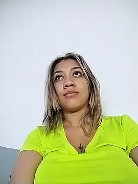 Snapshot of nina_carther chatting on 02/13/25, 12:43 nina carther online show from 02/13/25, 12:43