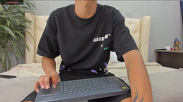 kieran derek online show from 10/11/25, 03:17