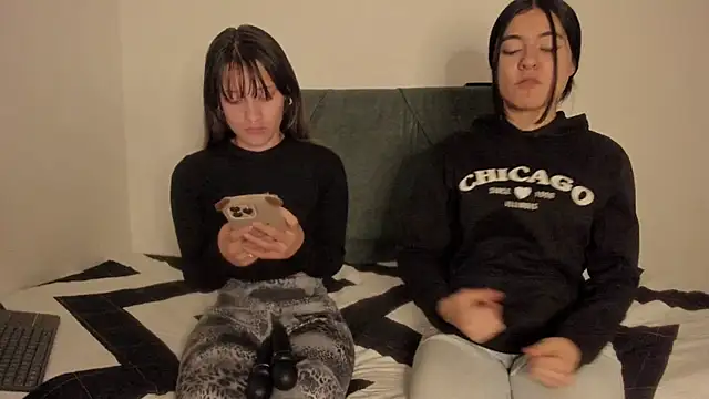 Gabby and Alice online show from 11/06/25, 09:37