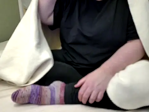 Snapshot of MarthaBriest chatting on 10/16/25, 08:54 MarthaBriest online show from 10/16/25, 08:54