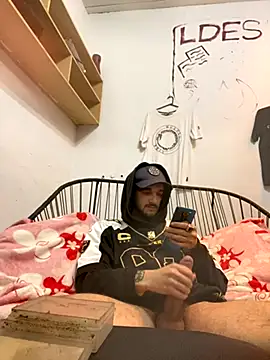 Snapshot of Tomito14 chatting on 09/22/25, 01:02 Tomito14 online show from 09/22/25, 01:02