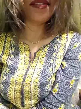 Snapshot of MIss-Naina chatting on 02/02/25, 08:46 MIss-Naina online show from 02/02/25, 08:46