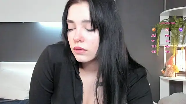 Snapshot of WildaBendell chatting on 01/24/25, 12:31 WildaBendell online show from 01/24/25, 12:31