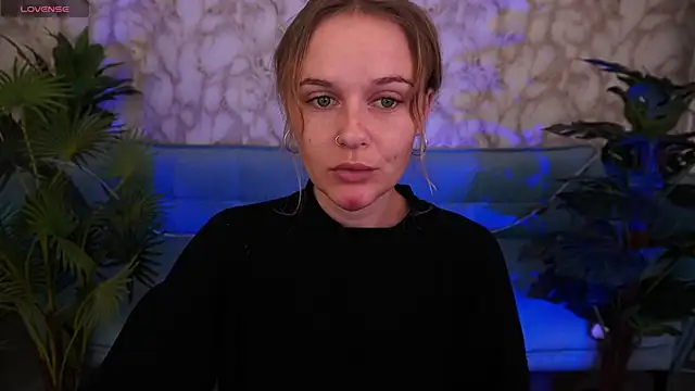 MaribelRiverr  online show from 10/10/25, 05:39