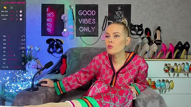 HannaKorsak online show from 10/02/25, 07:43