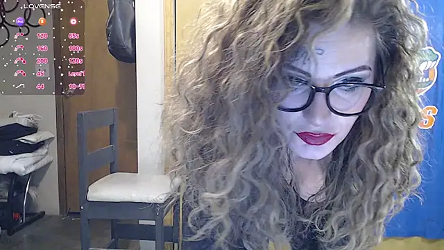 Snapshot of meganluv69 chatting on 03/04/25, 03:59 meganluv69 online show from 03/04/25, 03:59