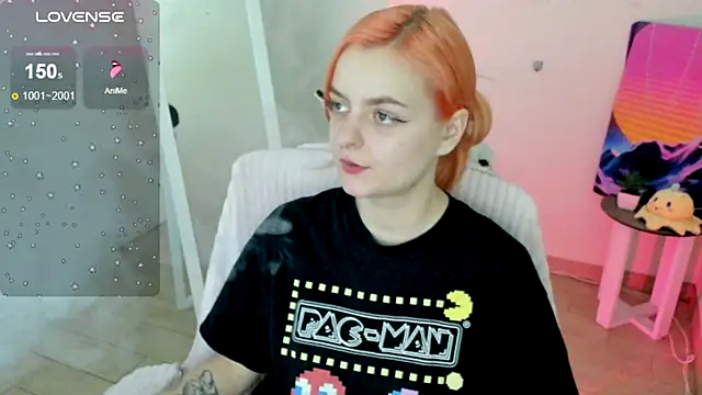 Snapshot of Fire_Bestie chatting on 10/10/25, 12:59 Fire Bestie online show from 10/10/25, 12:59