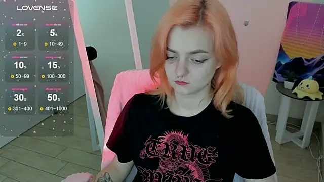 Snapshot of Fire_Bestie chatting on 10/12/25, 12:59 Fire Bestie online show from 10/12/25, 12:59