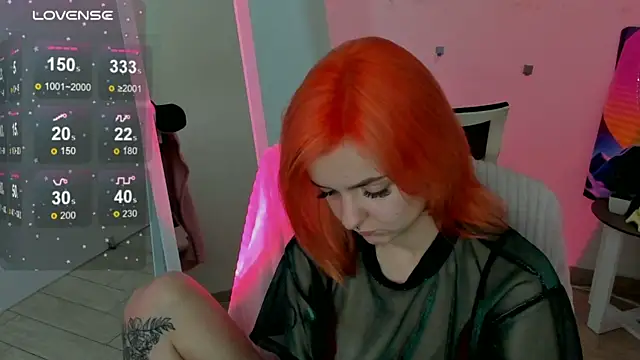 Snapshot of Fire_Bestie chatting on 10/22/25, 02:06 Fire Bestie online show from 10/22/25, 02:06