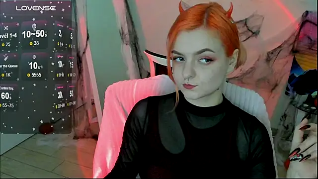 Snapshot of Fire_Bestie chatting on 10/31/25, 02:18 Fire Bestie online show from 10/31/25, 02:18