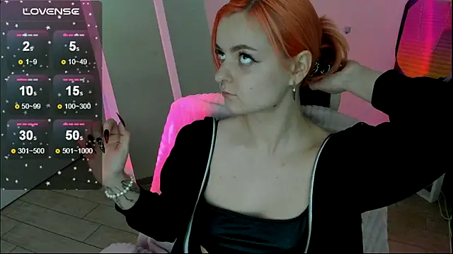 Snapshot of Fire_Bestie chatting on 11/07/25, 01:44 Fire Bestie online show from 11/07/25, 01:44