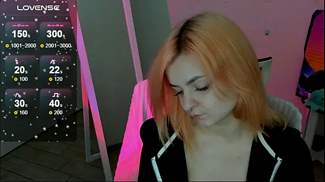 Snapshot of Fire_Bestie chatting on 11/19/25, 02:06 Fire Bestie online show from 11/19/25, 02:06