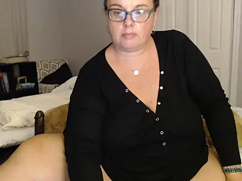 Snapshot of LauLauPAWG chatting on 09/15/25, 04:01 LauLauPAWG online show from 09/15/25, 04:01