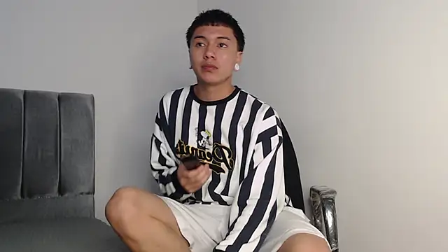 alex-lover online show from 10/11/25, 12:43