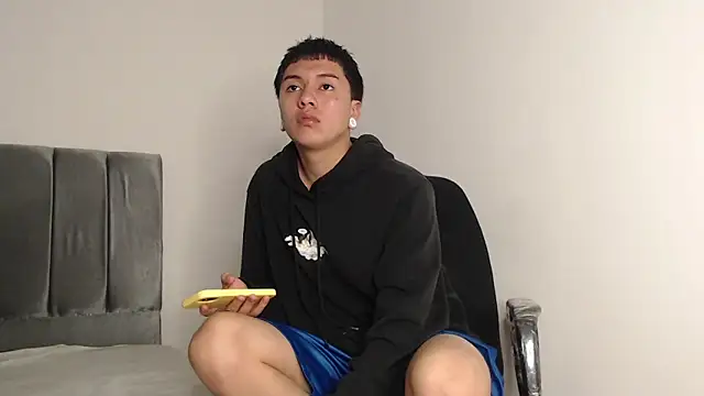 alex-lover online show from 10/29/25, 01:41