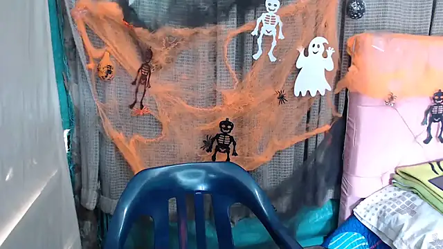 mom son dirty online show from 10/31/25, 02:18