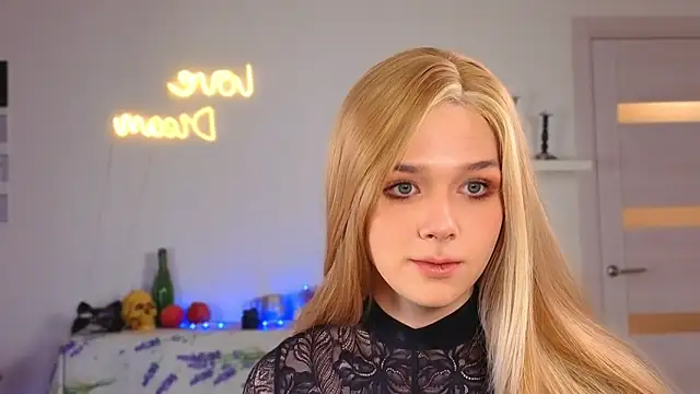  yourFoxy  online show from 11/03/25, 04:41