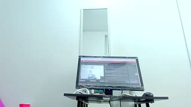Snapshot of Dalia_20 chatting on 02/19/25, 06:33 Dalia 20 online show from 02/19/25, 06:33