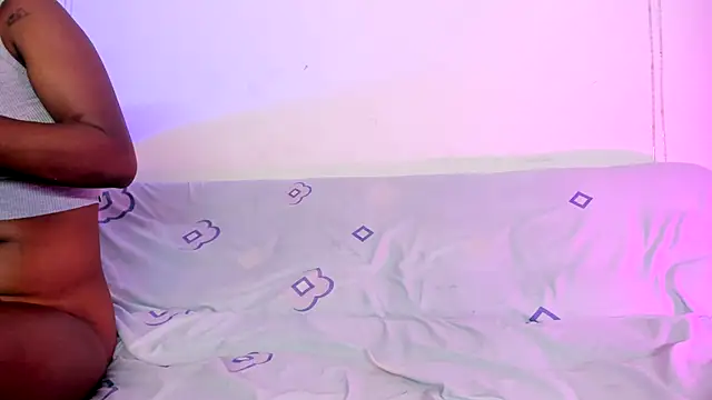 LoveBirds  1 online show from 10/12/25, 09:03