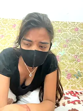 Snapshot of ks536191 chatting on 10/13/25, 05:40 ks536191 online show from 10/13/25, 05:40