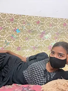 Snapshot of ks536191 chatting on 10/24/25, 05:15 ks536191 online show from 10/24/25, 05:15