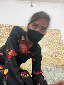 Snapshot of ks536191 chatting on 10/27/25, 05:22 ks536191 online show from 10/27/25, 05:22