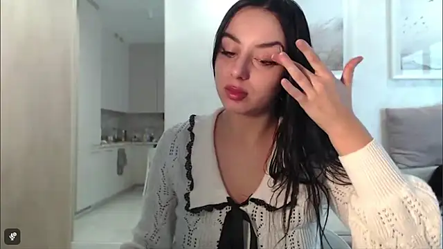 courtneyPerfect online show from 11/24/25, 08:03