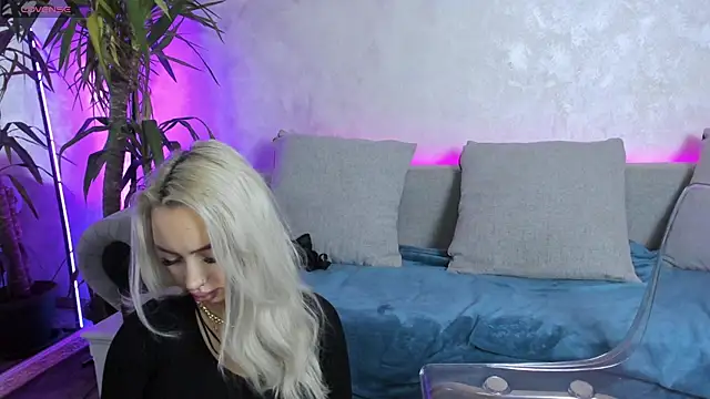 Snapshot of BambiAndAyline chatting on 02/05/25, 04:27 BambiAndAyline online show from 02/05/25, 04:27