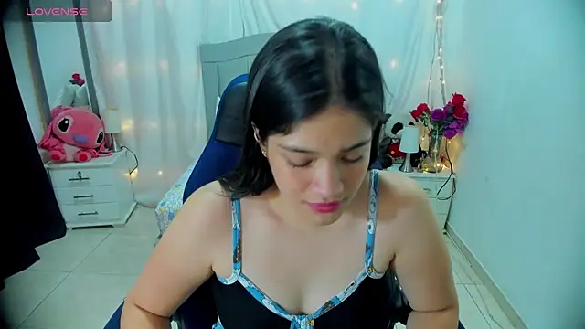 Snapshot of Alison_girl20 chatting on 12/30/24, 11:49 Alison girl20 online show from 12/30/24, 11:49