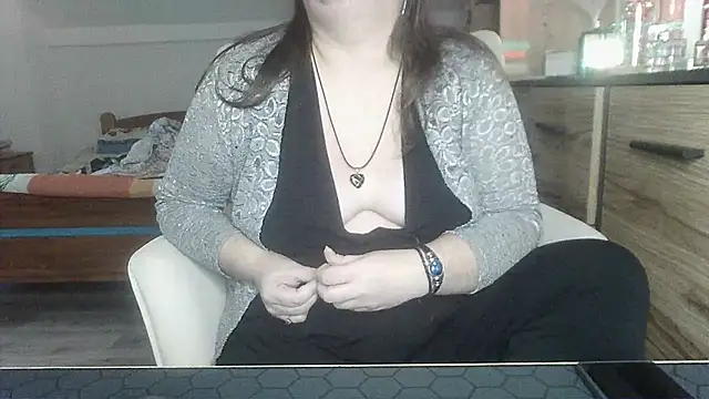 ReifeVenna online show from 02/10/25, 04:04