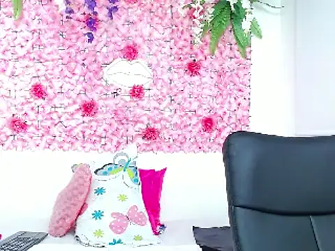 Snapshot of BLONDE_SEXYHOT chatting on 01/16/25, 02:41 BLONDE SEXYHOT online show from 01/16/25, 02:41