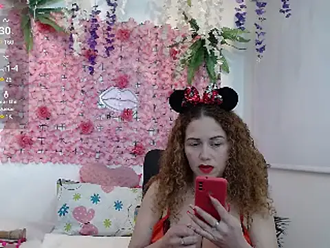 Snapshot of BLONDE_SEXYHOT chatting on 01/17/25, 01:47 BLONDE SEXYHOT online show from 01/17/25, 01:47