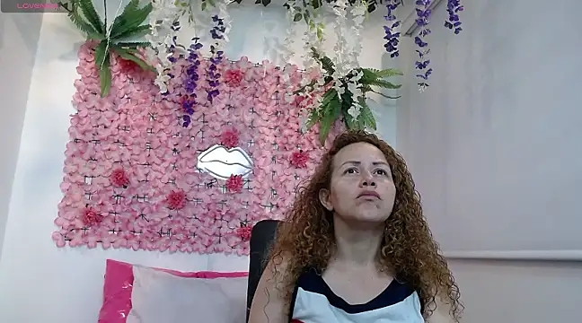 Snapshot of BLONDE_SEXYHOT chatting on 02/11/25, 11:54 BLONDE SEXYHOT online show from 02/11/25, 11:54