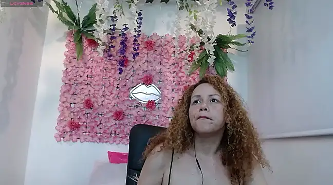 Snapshot of BLONDE_SEXYHOT chatting on 02/13/25, 03:07 BLONDE SEXYHOT online show from 02/13/25, 03:07