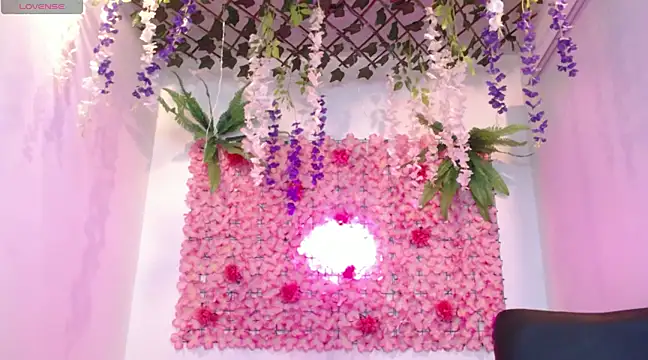 Snapshot of BLONDE_SEXYHOT chatting on 02/13/25, 08:38 BLONDE SEXYHOT online show from 02/13/25, 08:38