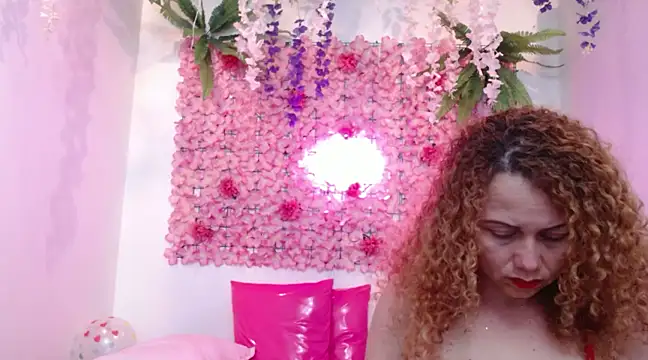 Snapshot of BLONDE_SEXYHOT chatting on 02/15/25, 06:23 BLONDE SEXYHOT online show from 02/15/25, 06:23