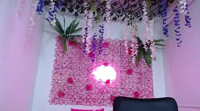 Snapshot of BLONDE_SEXYHOT chatting on 02/15/25, 09:49 BLONDE SEXYHOT online show from 02/15/25, 09:49