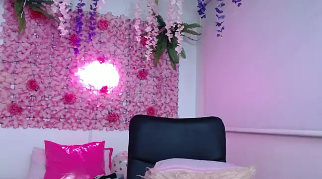 Snapshot of BLONDE_SEXYHOT chatting on 02/15/25, 12:54 BLONDE SEXYHOT online show from 02/15/25, 12:54