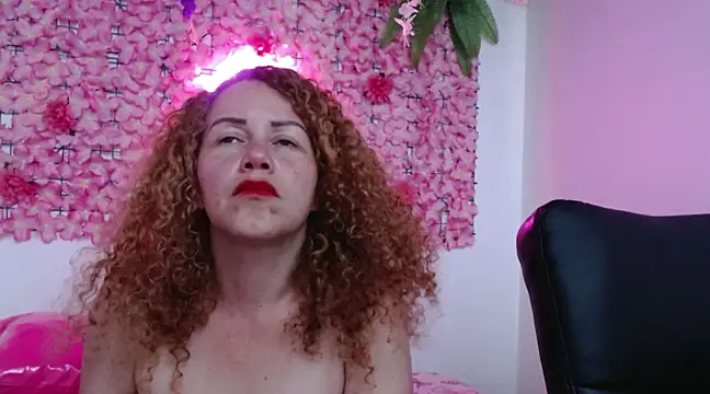 Snapshot of BLONDE_SEXYHOT chatting on 02/15/25, 04:01 BLONDE SEXYHOT online show from 02/15/25, 04:01