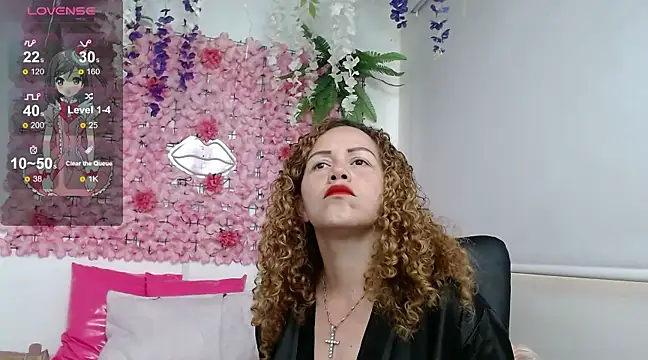 Snapshot of BLONDE_SEXYHOT chatting on 02/20/25, 06:02 BLONDE SEXYHOT online show from 02/20/25, 06:02