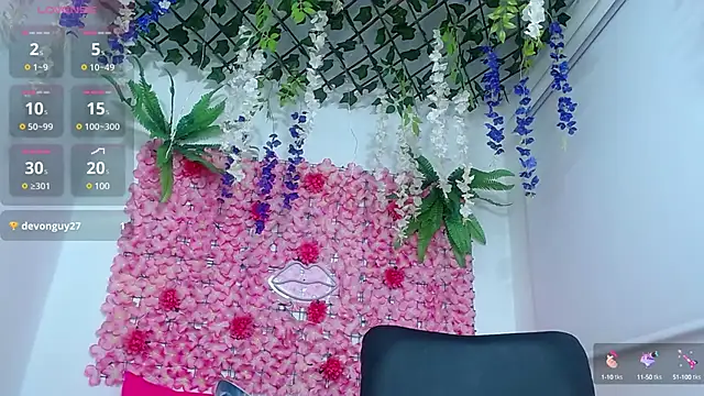 Snapshot of BLONDE_SEXYHOT chatting on 03/12/25, 12:04 BLONDE SEXYHOT online show from 03/12/25, 12:04