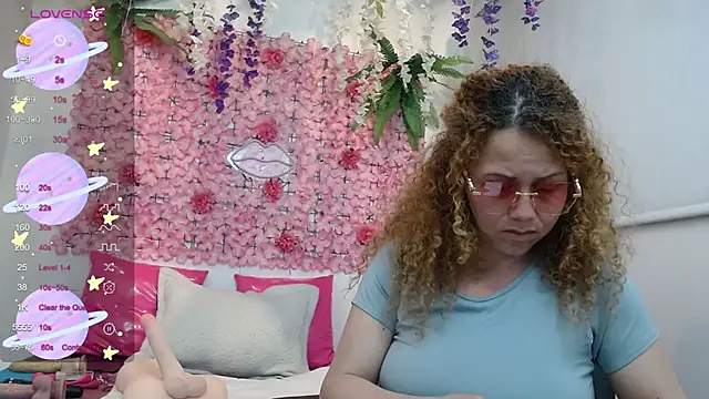 Snapshot of BLONDE_SEXYHOT chatting on 03/22/25, 05:49 BLONDE SEXYHOT online show from 03/22/25, 05:49