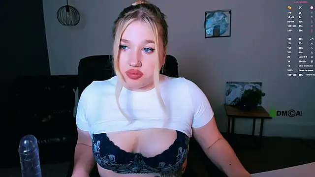 Snapshot of juli_kisss chatting on 01/03/25, 11:12 juli kisss online show from 01/03/25, 11:12